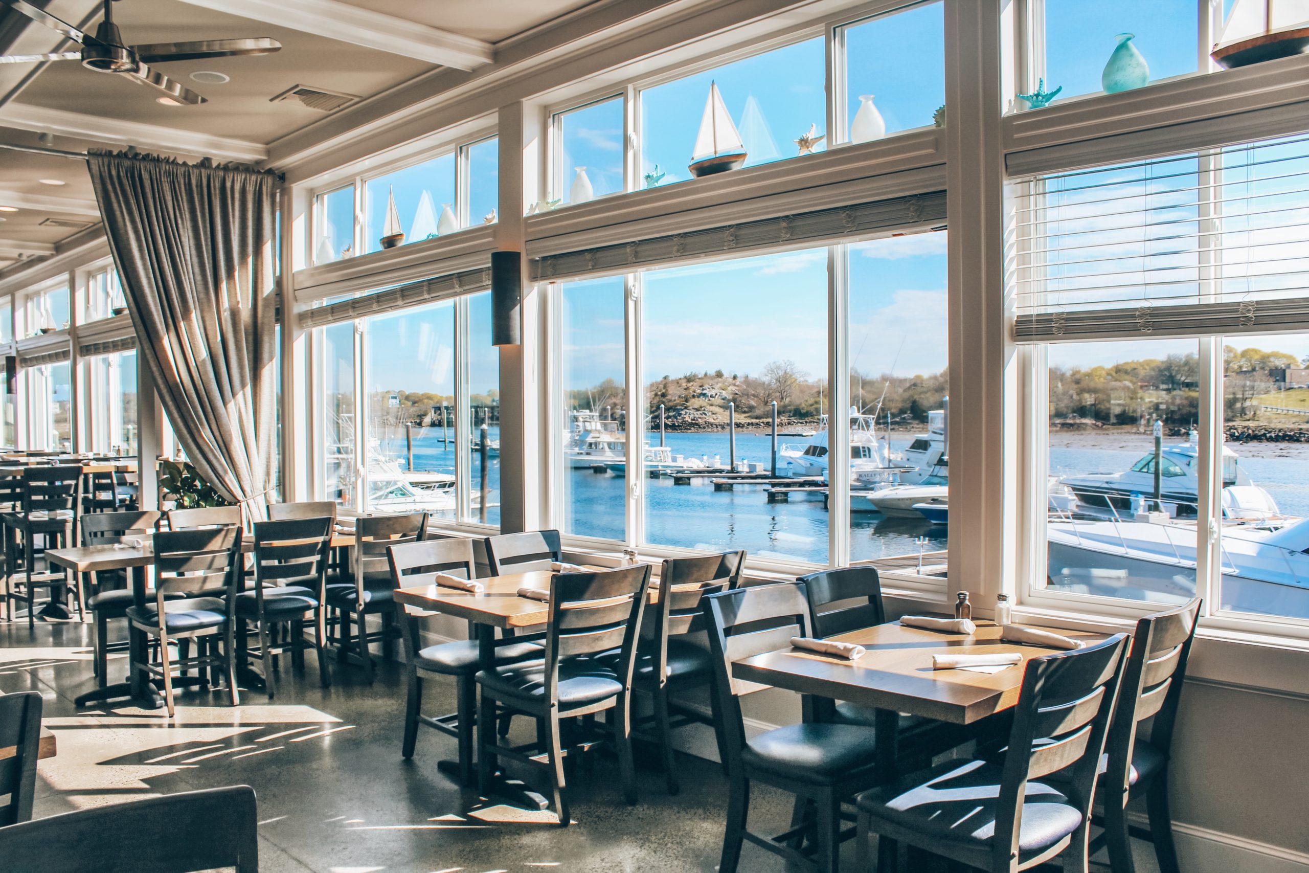 best waterfront bar in Gloucester MA Cape Ann's Marina & Resort