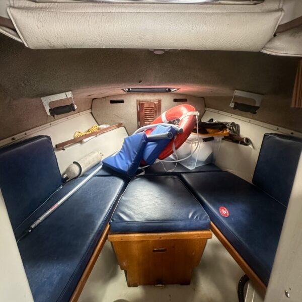 Cabin of boat v berth