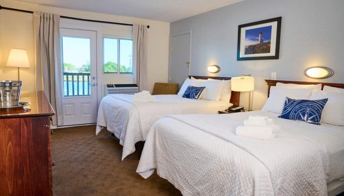 HOtel room with two beds