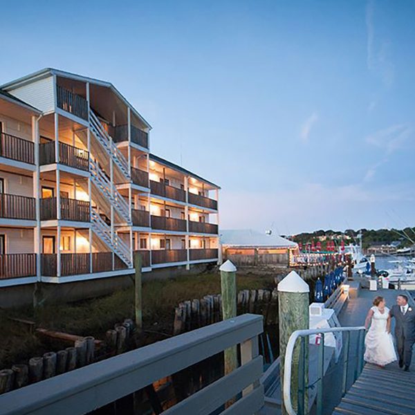 Hotel on the Water with dining and weddings