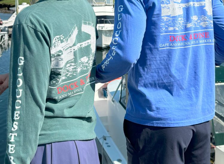Back of long sleeve tshirt with bridge
