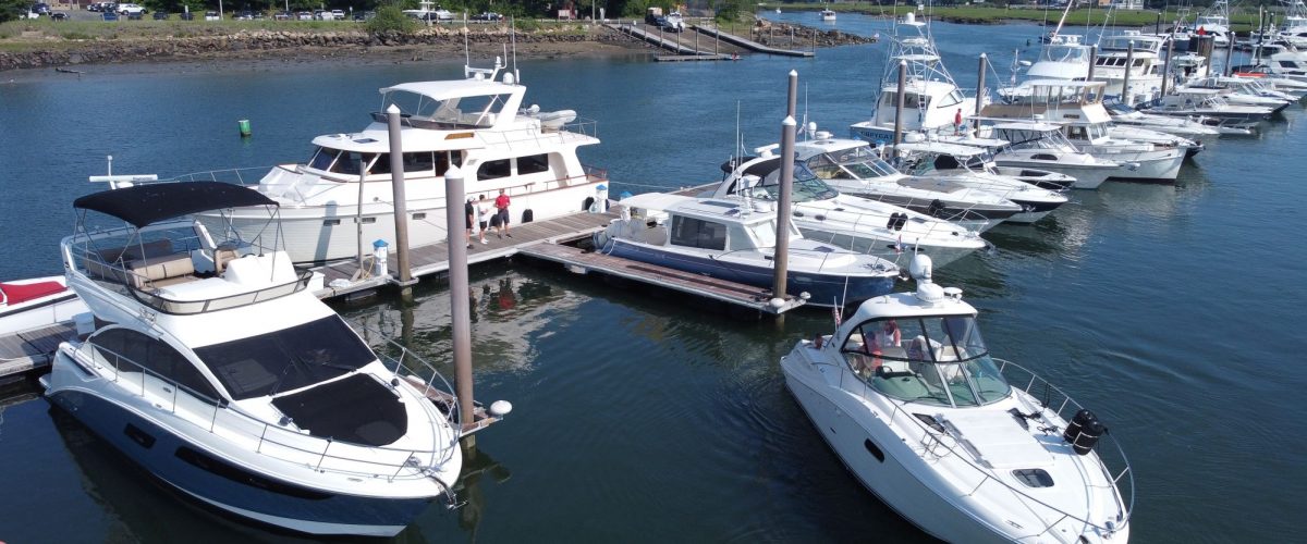 boat coming into the dock